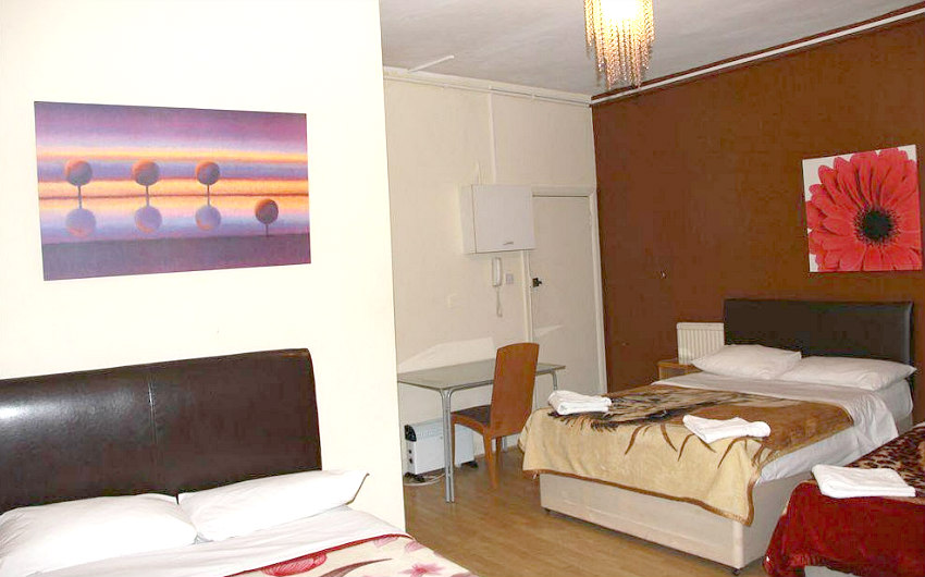 5 person room at Collingham Place Studios