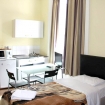 Twin room at Collingham Place Studios